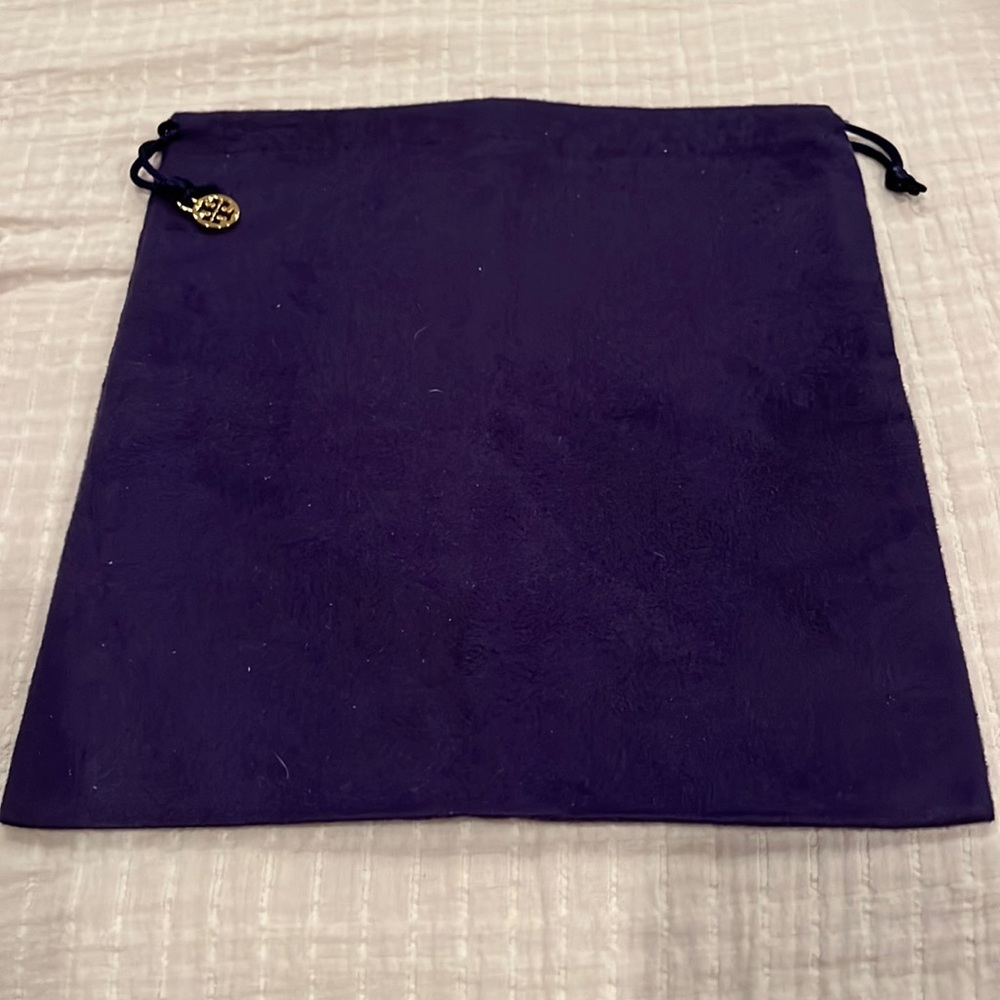 Tory Burch Dust Bag
Brand New. No signs of use.